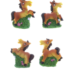 Магнит Лошадка на лужайке 6*4,5 см